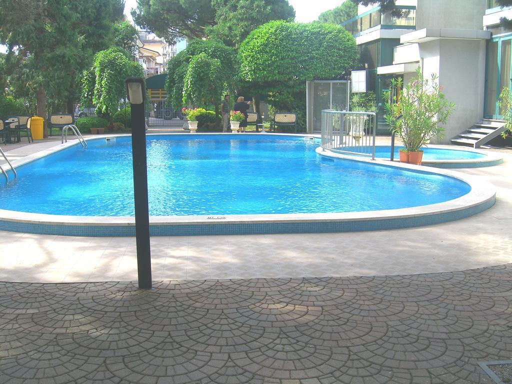 New Tiffany's Park Hotel