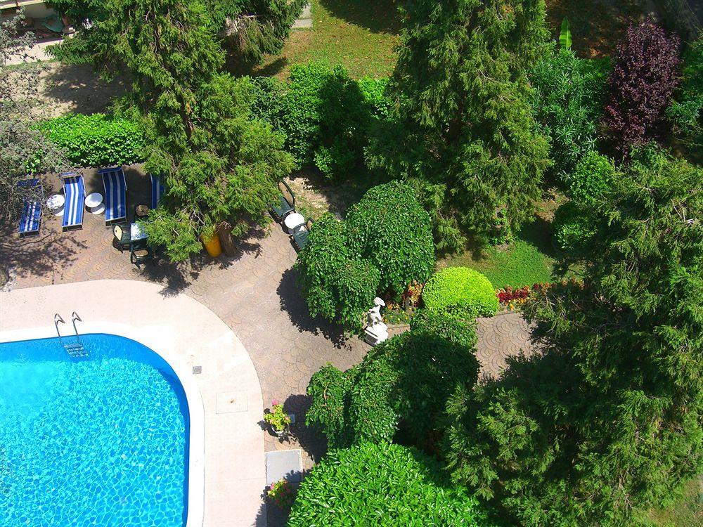 New Tiffany's Park Hotel